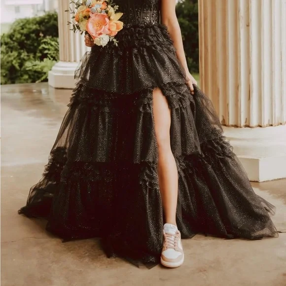 Beautiful NWT Black size 2 Prom Dress! - Picture 14 of 14